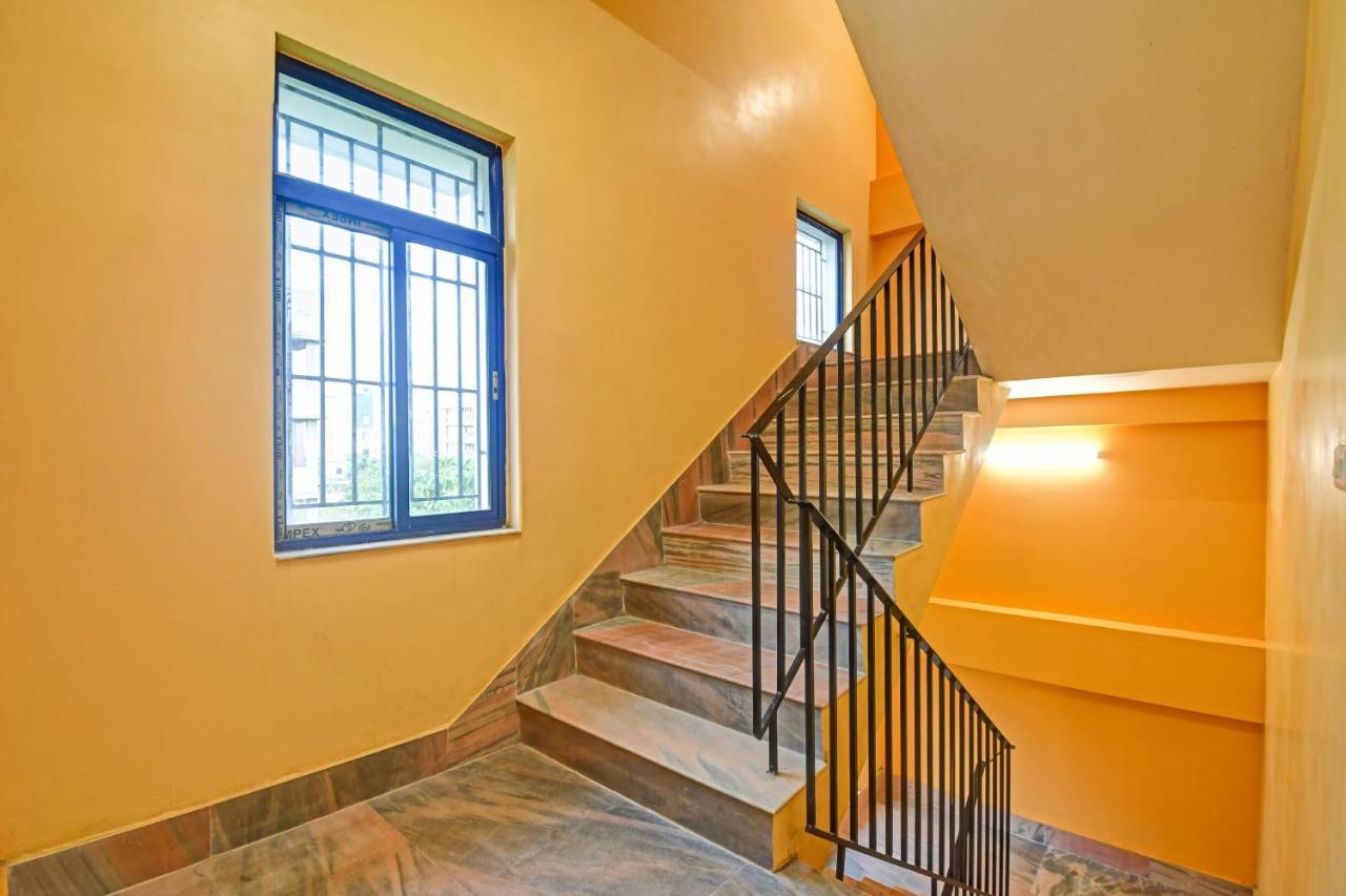 Oyo Flagship 84655 S S Guest House Kolkata Bagian luar foto