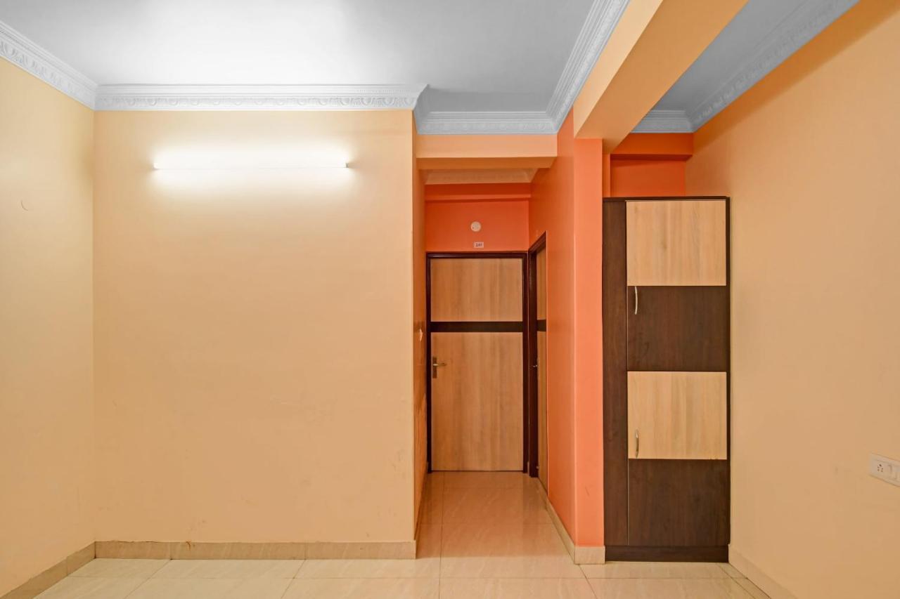 Oyo Flagship 84655 S S Guest House Kolkata Bagian luar foto