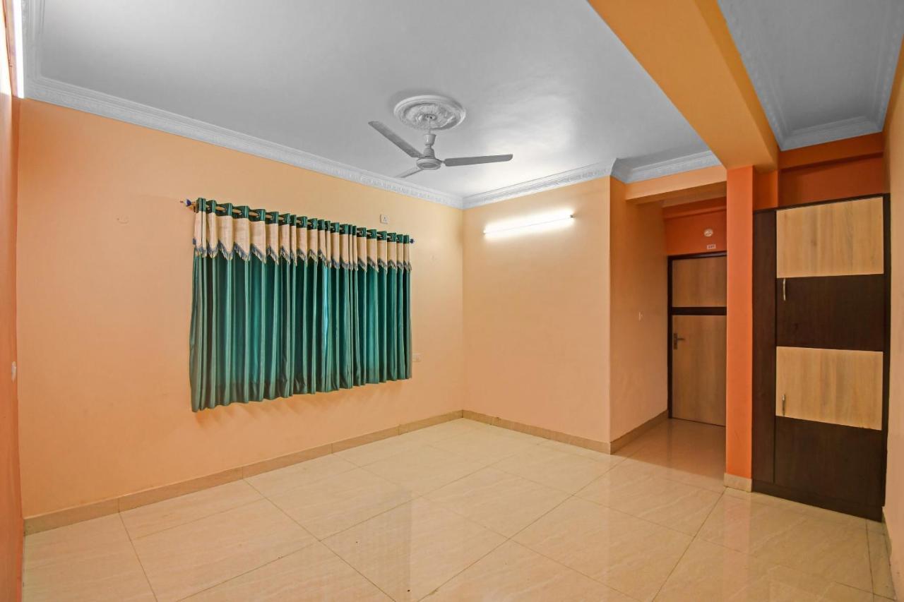 Oyo Flagship 84655 S S Guest House Kolkata Bagian luar foto