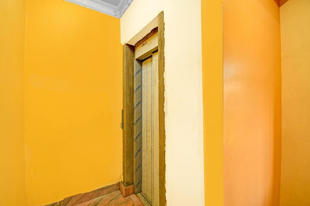 Oyo Flagship 84655 S S Guest House Kolkata Bagian luar foto