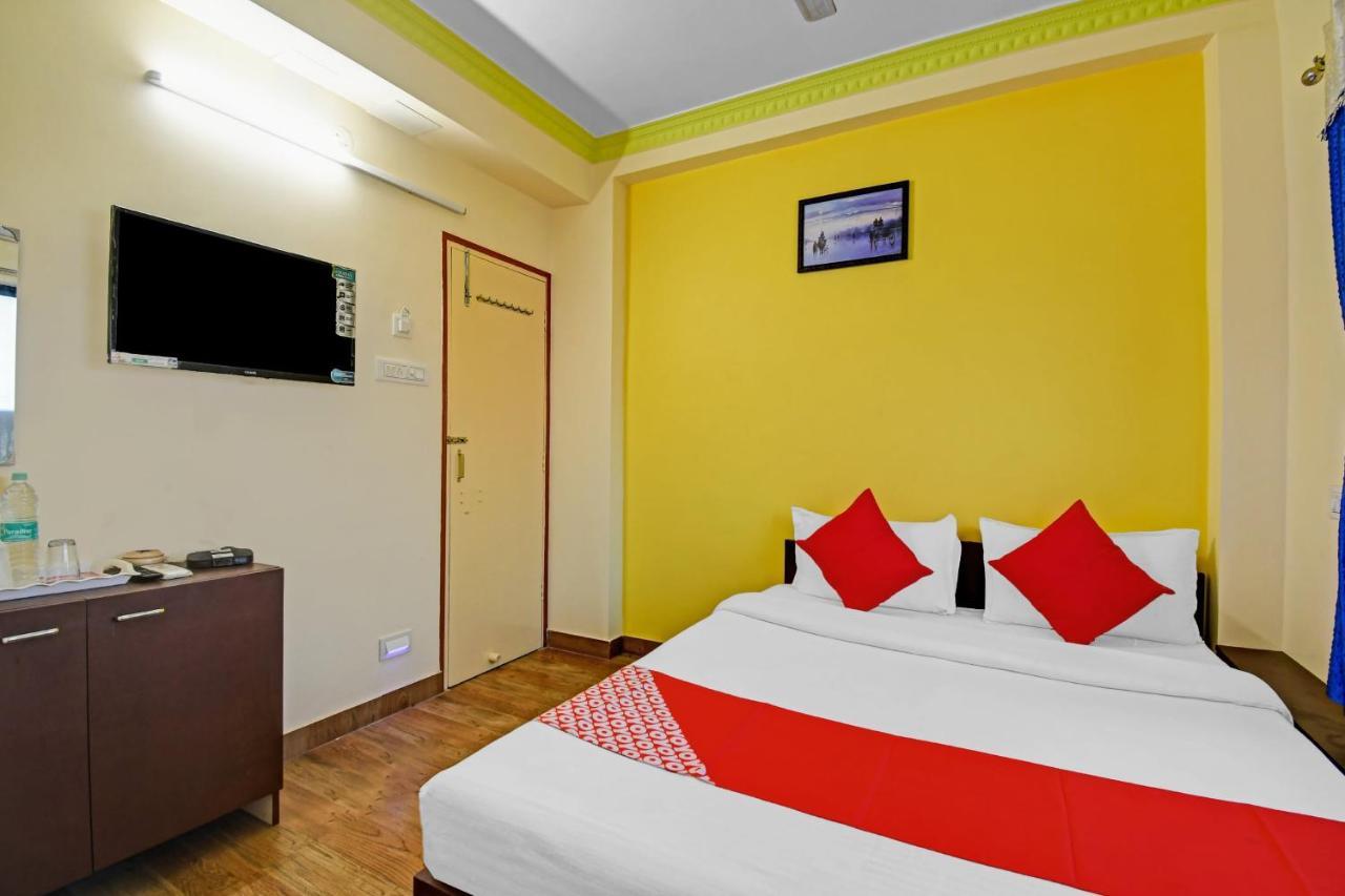 Oyo Flagship 84655 S S Guest House Kolkata Bagian luar foto